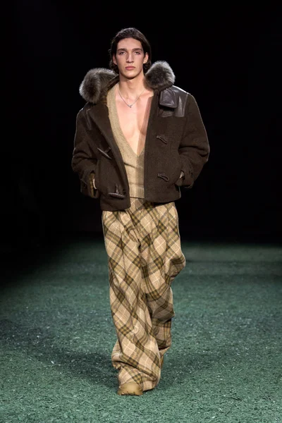 Look 7